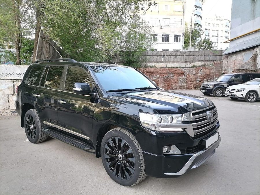 Toyota Land Cruiser 200 — аренда с водителем в Самаре
