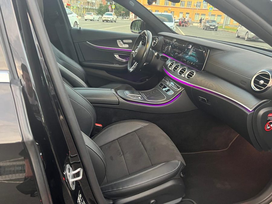 Автомобиль автопарка VIPAVTO в Самаре